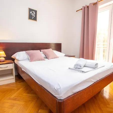 Skeva Apartment *