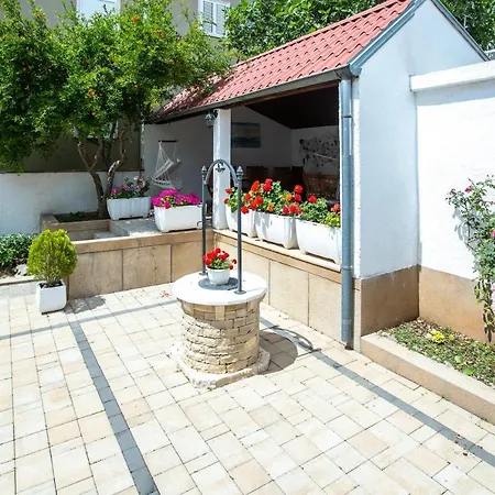 Skeva Apartment