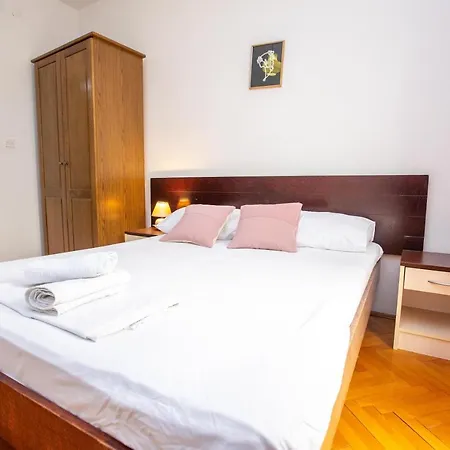 Skeva Apartment *
