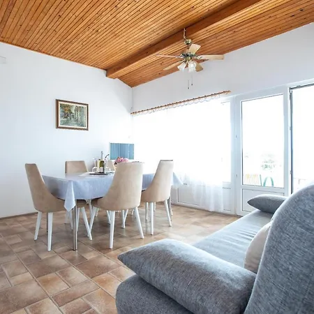 Apartment Skeva *