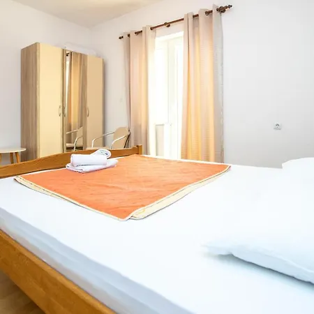 Apartment Skeva *