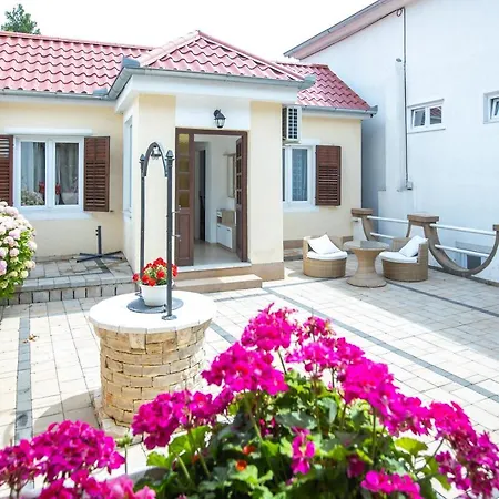 Apartment Skeva *